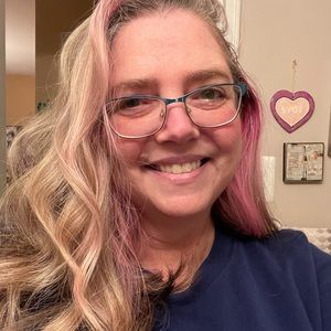 Meet your Posher, Laura